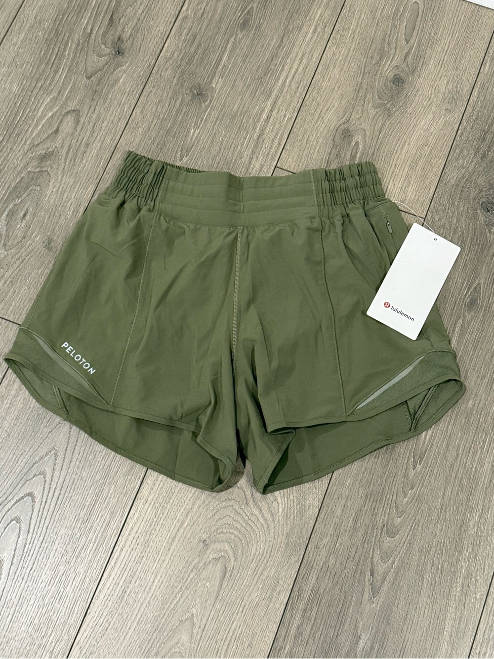 Lululemon x Peloton Women's Hotty Hot 4” shorts NWT